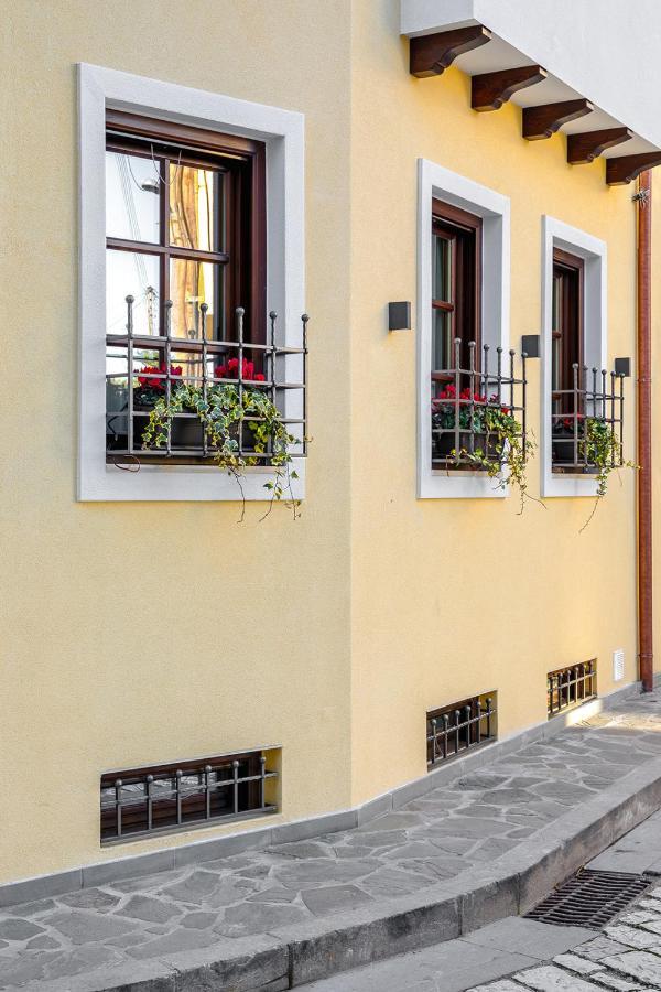 Petrou Suites Ioannina Exterior foto