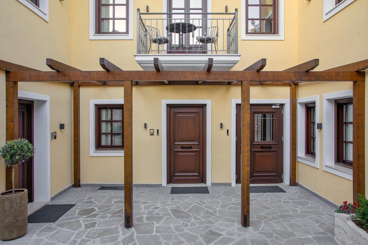 Petrou Suites Ioannina Exterior foto